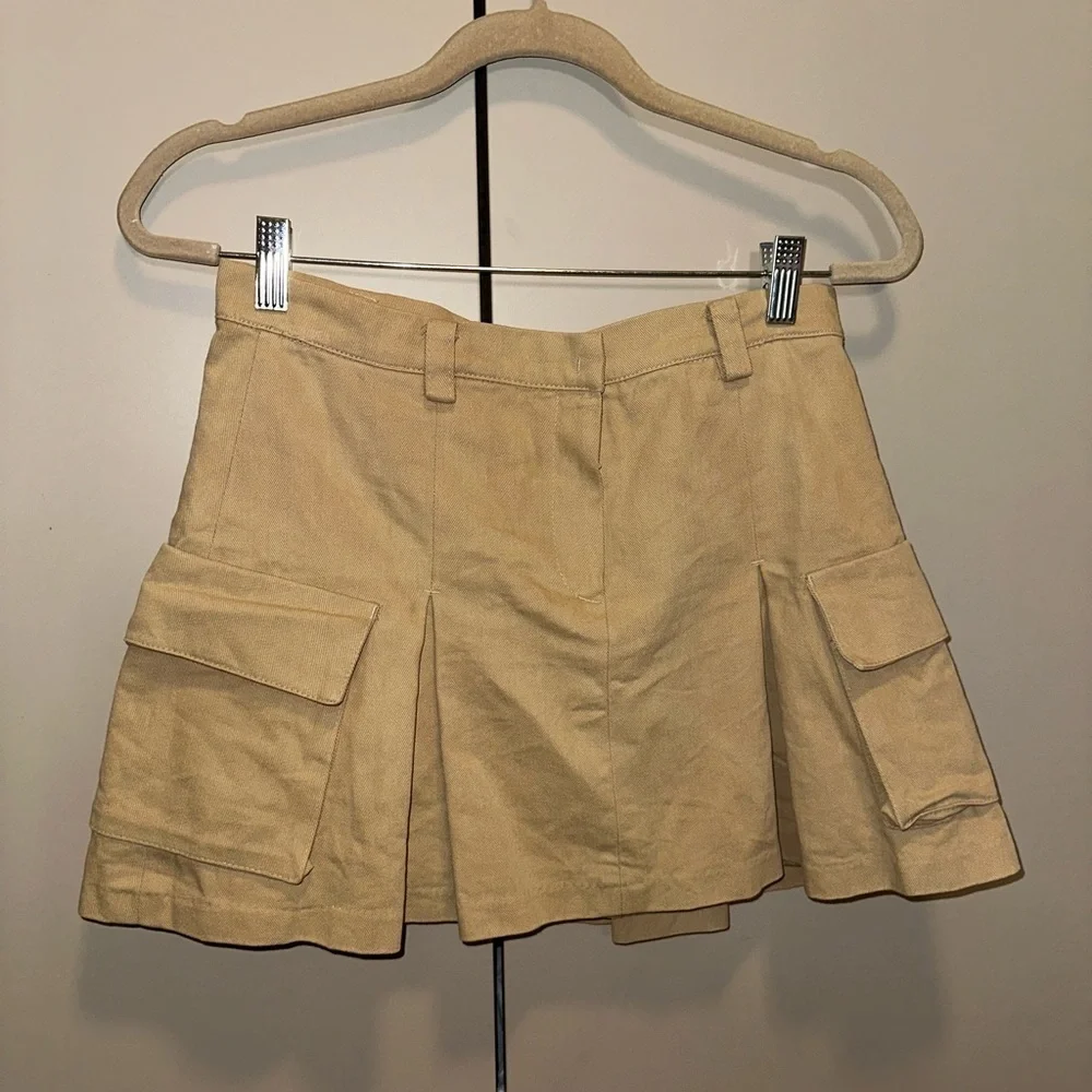 The Frankie Shop Tan Pleated Mini Skirt with Pockets size Medium